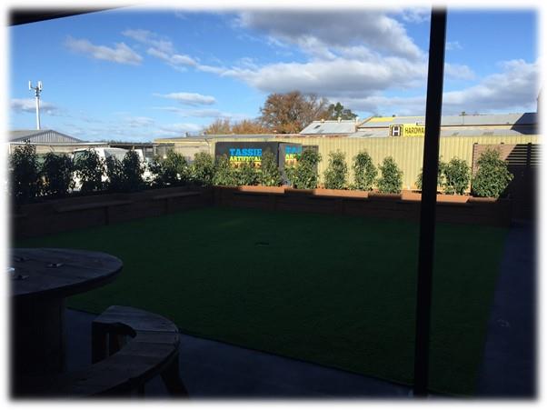 Longford Queen Arms Hotel Beer Garden